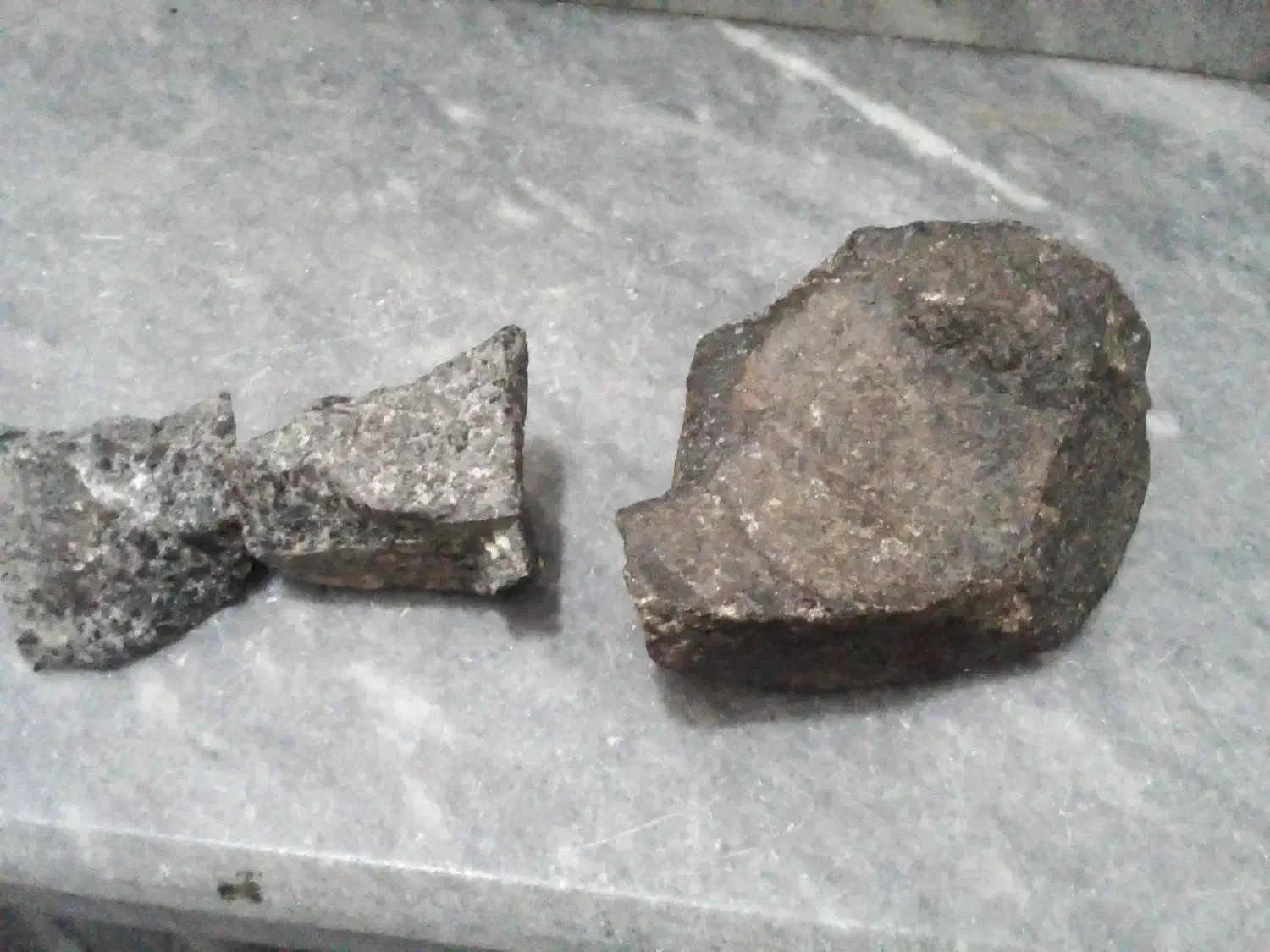 شهاب سنگ|کلکسیون اشیاء عتیقه|ملارد, |دیوار