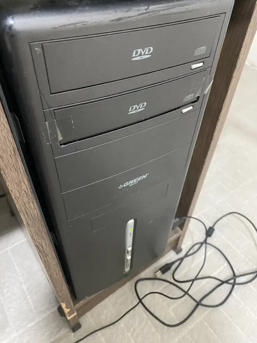 کامپیوتر و مانیتور|رایانه رومیزی|بهارستان, |دیوار