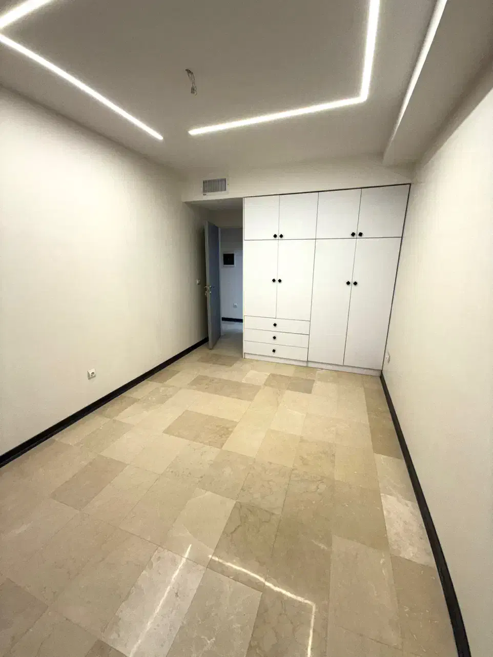 ۱۴۰ متر/ نوساز کلید نخورده/طبقه۳/فول