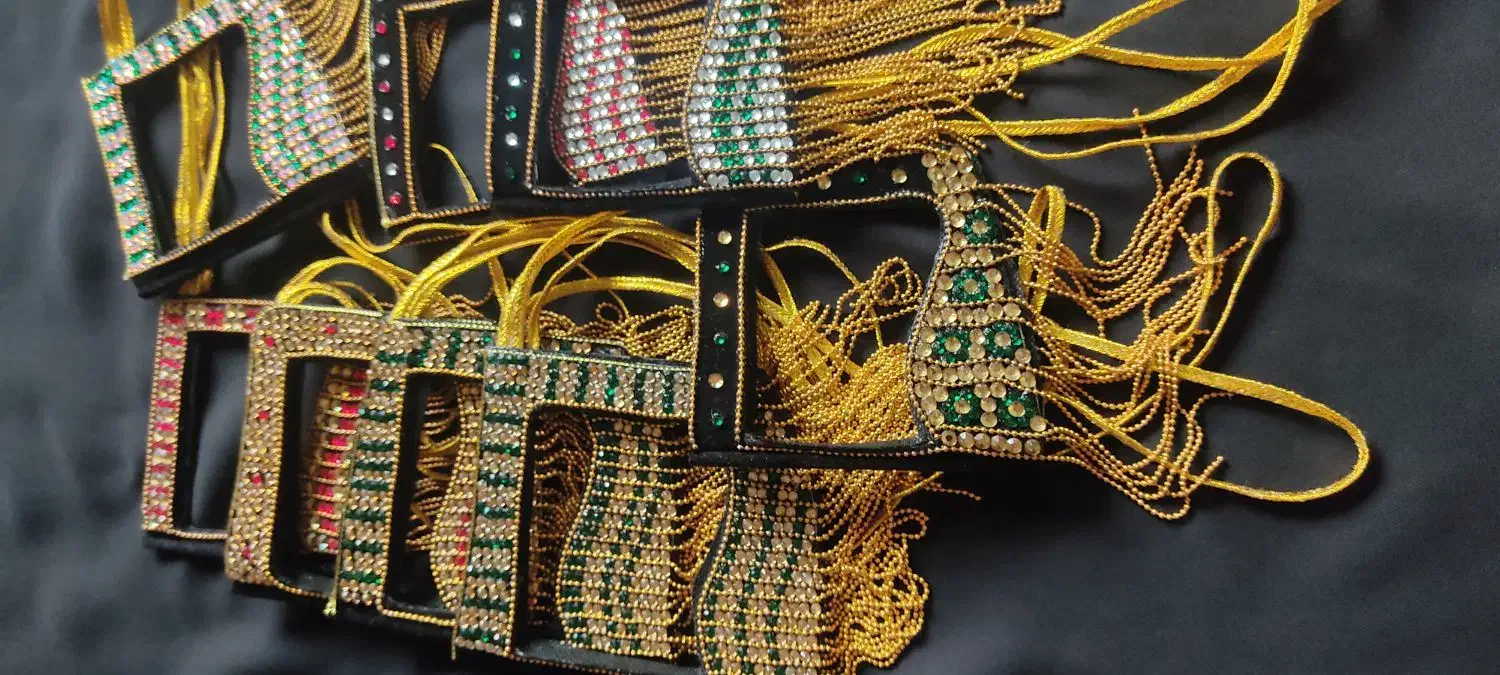 برقه یا بورکه (نقاب بندری صورت)|زیورآلات و اکسسوری|لاران, |دیوار