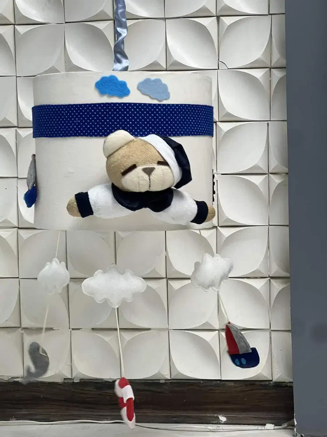 لوستر خرس کاپیتان|لوستر و چراغ آویز|مشکین‌دشت, |دیوار