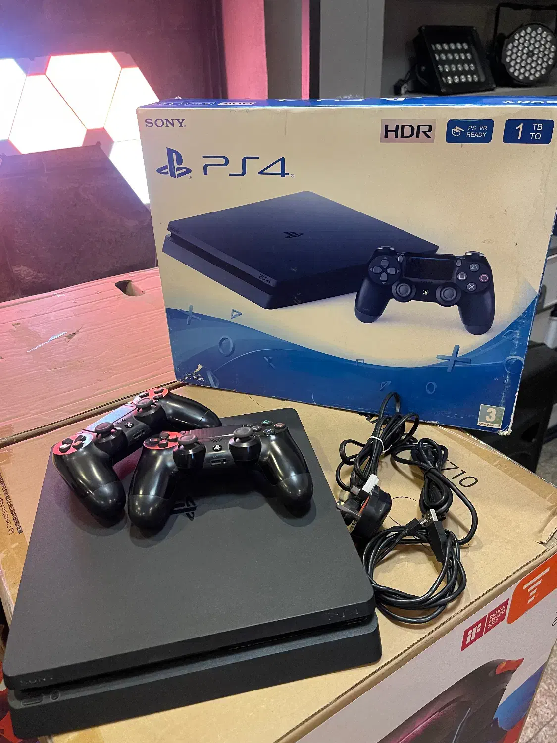 Ps4 slim 1tb|کنسول، بازی ویدئویی و آنلاین|اصفهان, جلفا|دیوار
