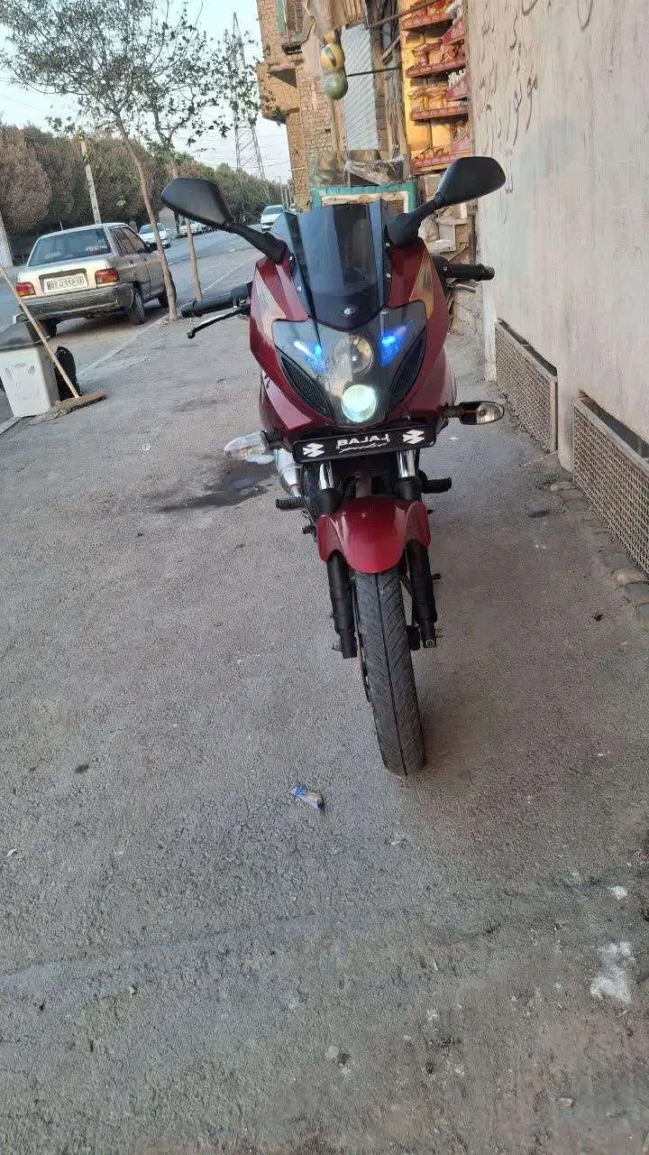 موتور پالس 220 مدل 92|موتورسیکلت|قم, شهرک امام حسن|دیوار