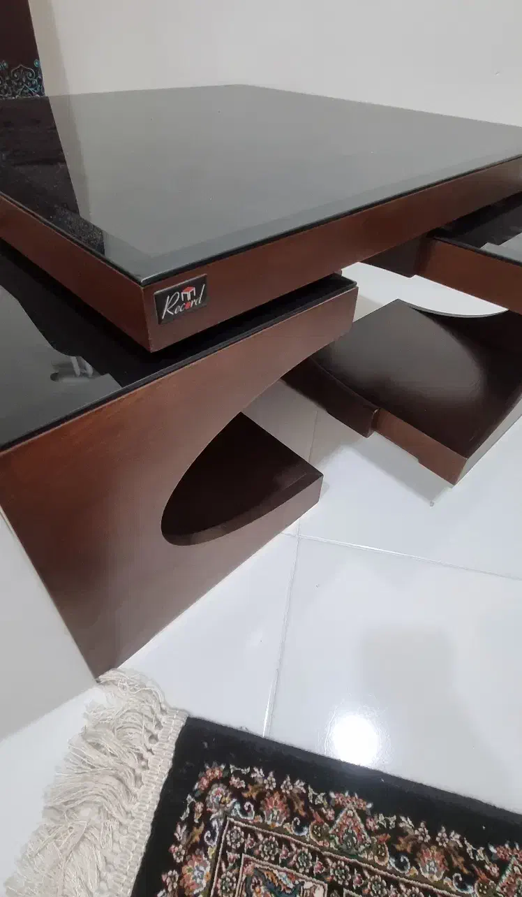 مبل ۷ نفره بهمراه میز و ۴ گل میز|مبلمان خانگی و میز عسلی|شیراز, مبعث|دیوار