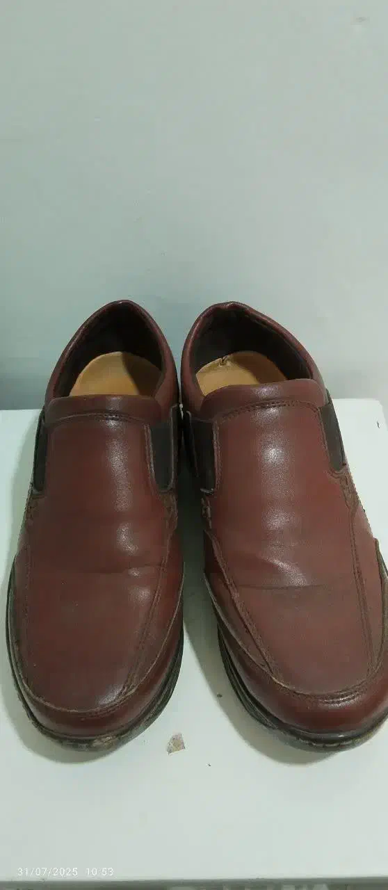 کفش|کیف، کفش، کمربند|کنارک, |دیوار