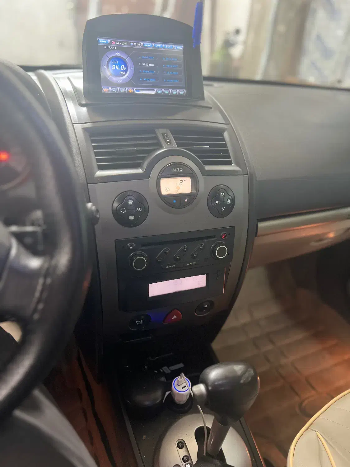 مگان ۲۰۰۰اتومات سفید بیرنگ|خودرو سواری و وانت|شهریار, شهریار|دیوار