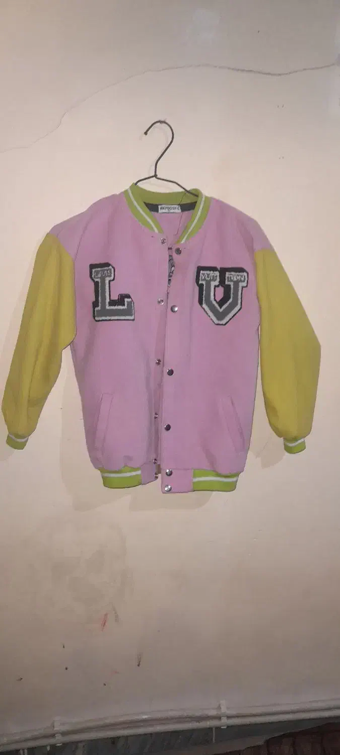 تعدادی لباس زنونه مردونه بچگانه|لباس|اندیشه, اندیشه فاز ۳|دیوار