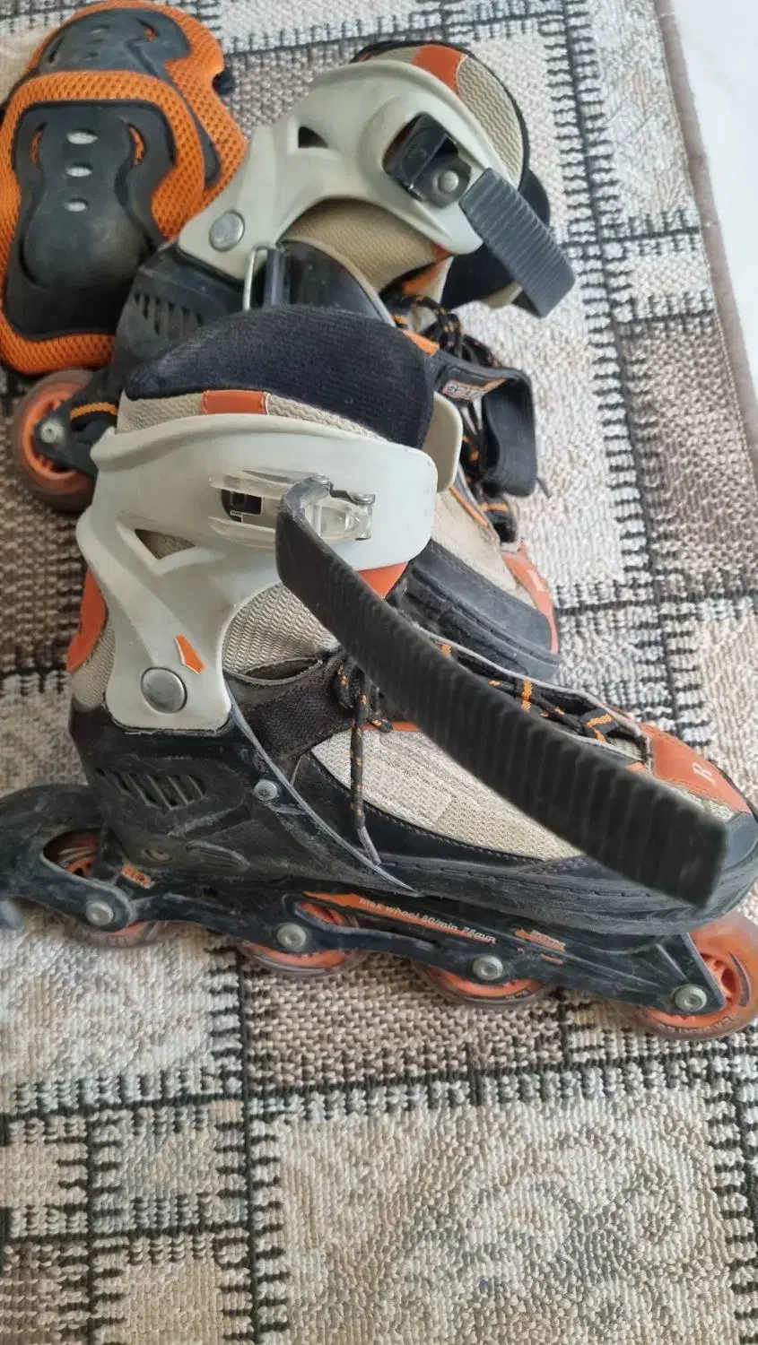 اسکیت با کلاه زانو بند ومچ بند|دوچرخه، اسکیت، اسکوتر|قم, شهرک شهرداری|دیوار