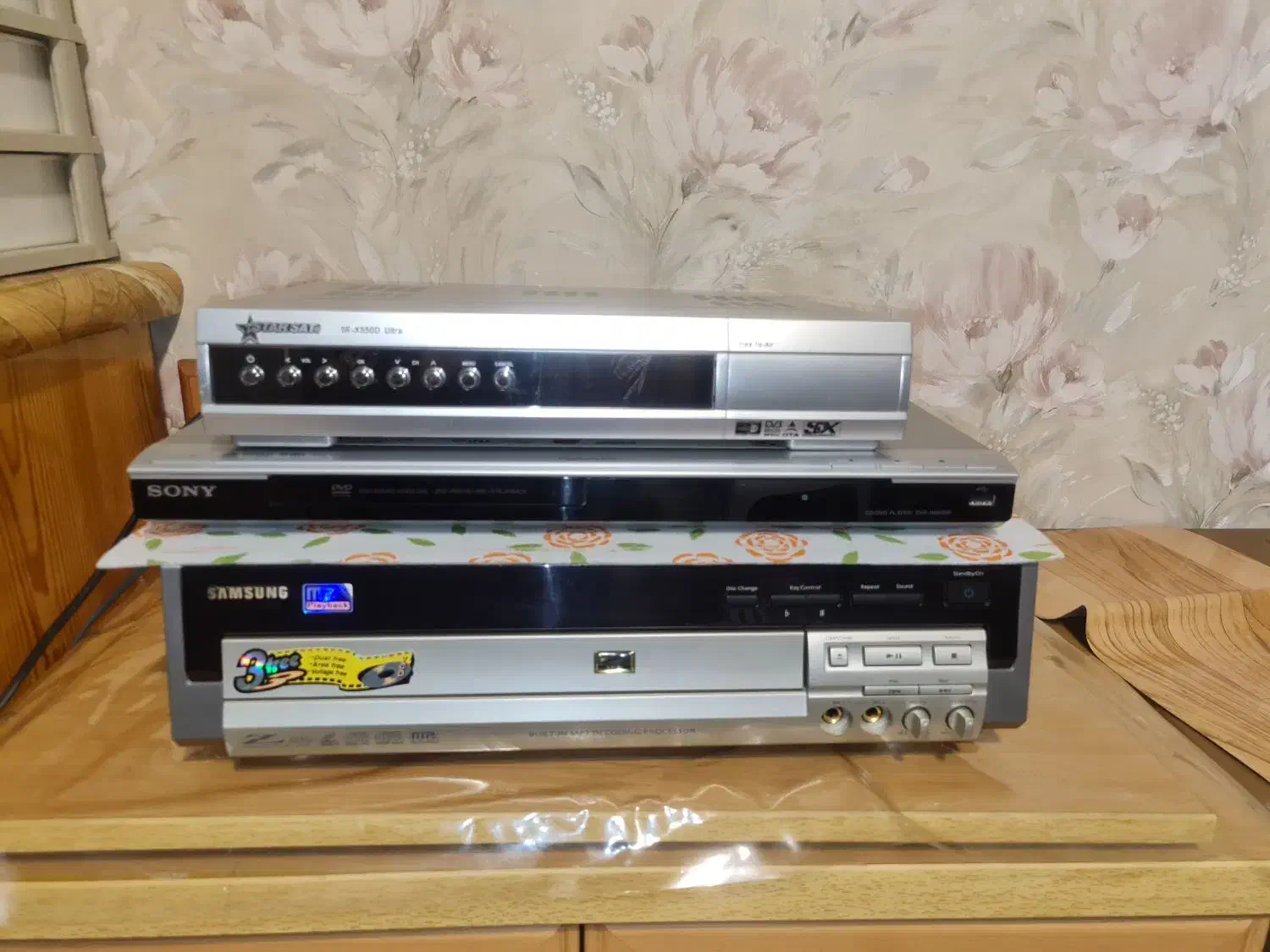 دستگاه  DVD و CD|پخش‌کننده DVD و ویدیو|شیراز, آبیاری|دیوار