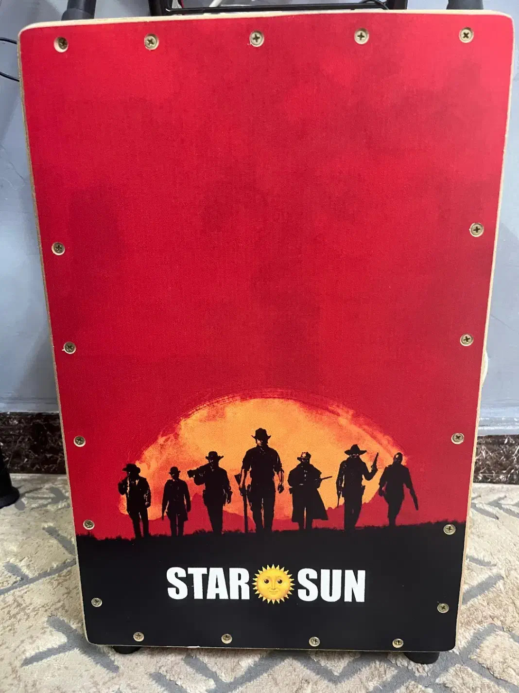 کاخن طرح دار|سازهای بادی|رشت, حمیدیان|دیوار