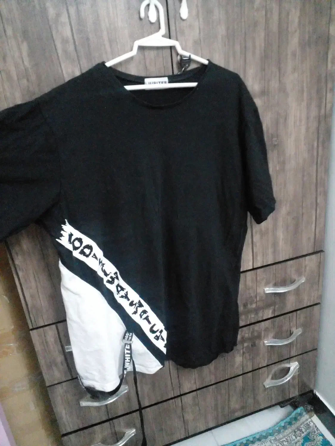 تیشرت لش اسپرت و مانتو|لباس|اندیشه, اندیشه فاز ۱|دیوار