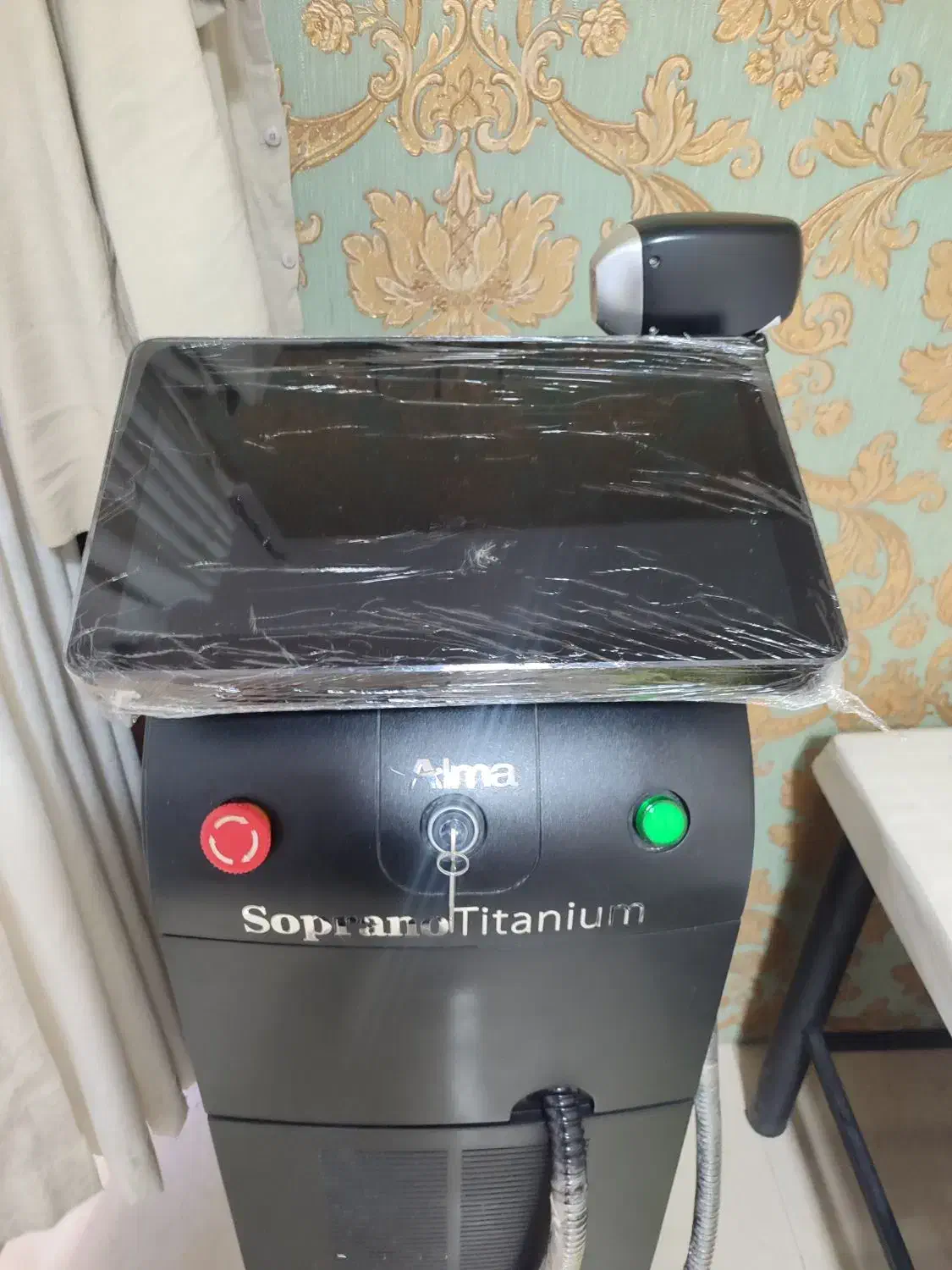 به یک اپراتور لیزر خانم با سابقه نیازمندیم|استخدام درمانی، زیبایی، بهداشتی|فردیس, سرحدی|دیوار