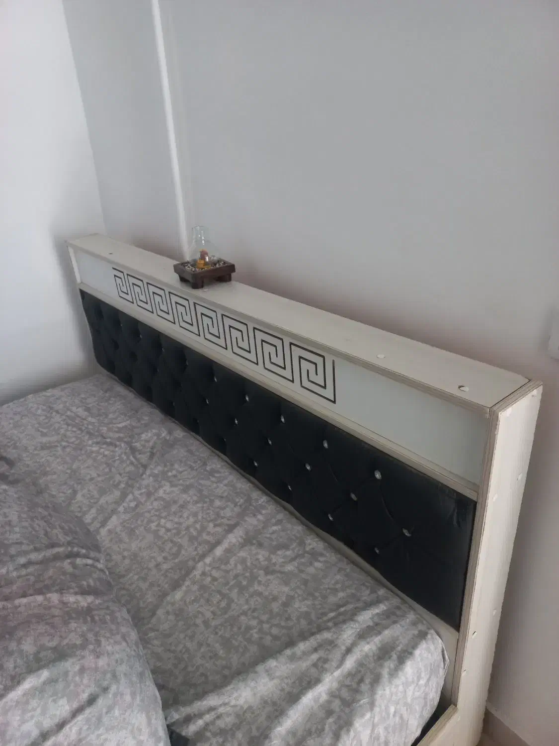 تخت دو نفره انزلی|تخت و سرویس خواب|بندر انزلی, زنبق|دیوار