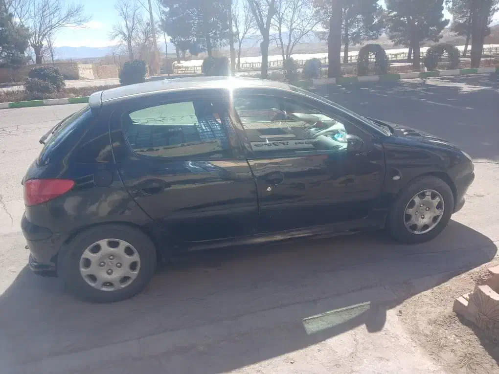 پژو۲۰۶ مشکی ۸۳|خودرو سواری و وانت|لنجان, |دیوار