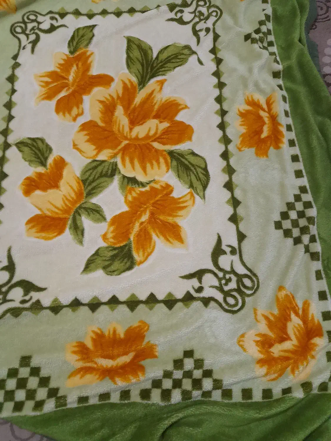 دوعددپتو گلبافت جنس نرم وضخیم درحدنو|رختخواب، بالش، پتو|شیراز, کوشک میدان|دیوار