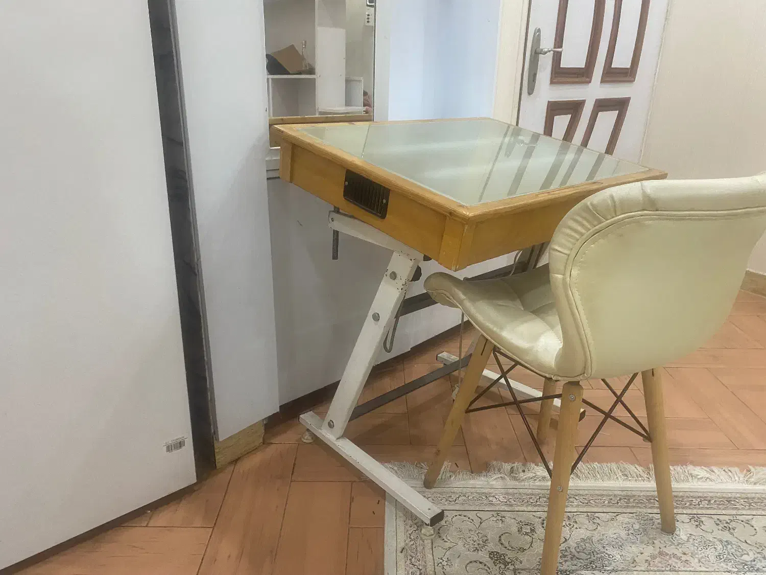 میز نور|لوازم التحریر|رشت, سعدی (تختی)|دیوار