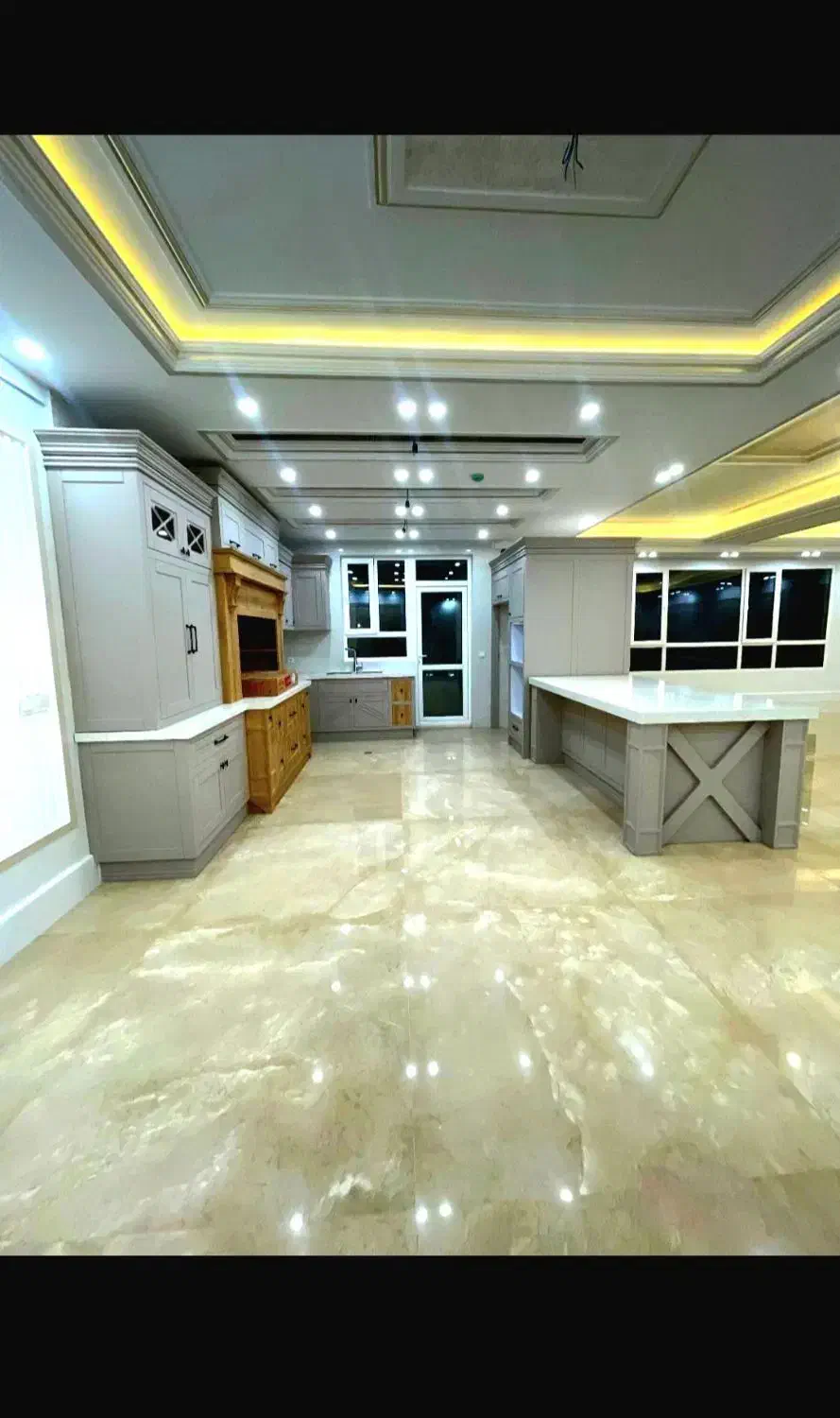 ۲۱۰ متری الماس / نقشه بی نظیر تاپ لوکیشن ولیعصر|فروش آپارتمان|هشتگرد, شهرک بعثت|دیوار