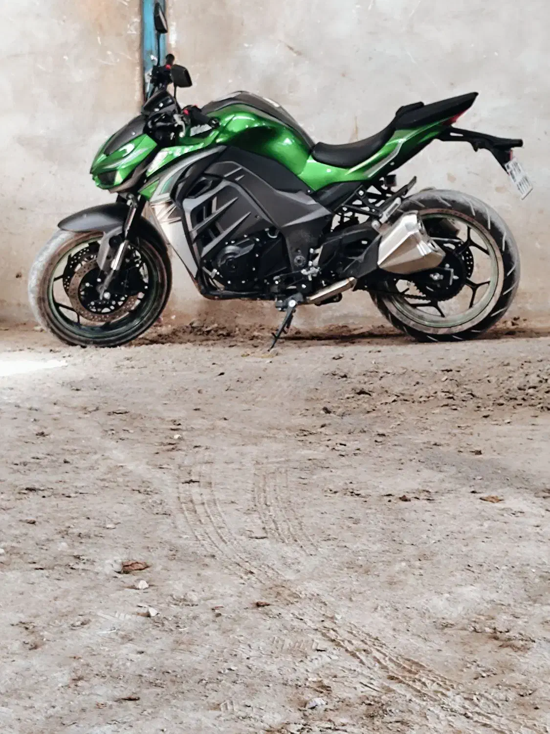 موتور طرح  z1000|موتورسیکلت|خمینی‌شهر, |دیوار