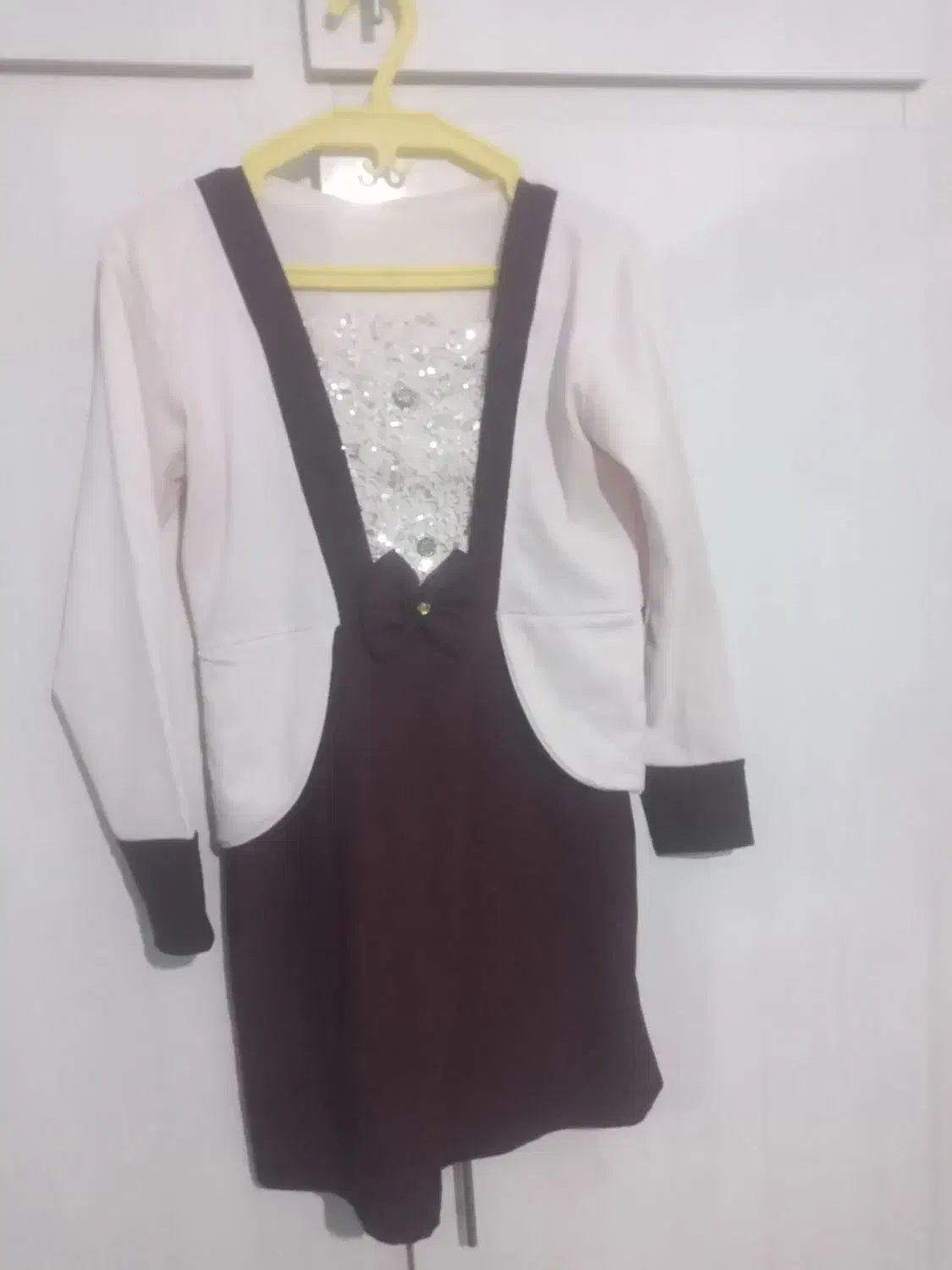 لباس زنانه|لباس|گلبهار, شهر جدید گلبهار|دیوار