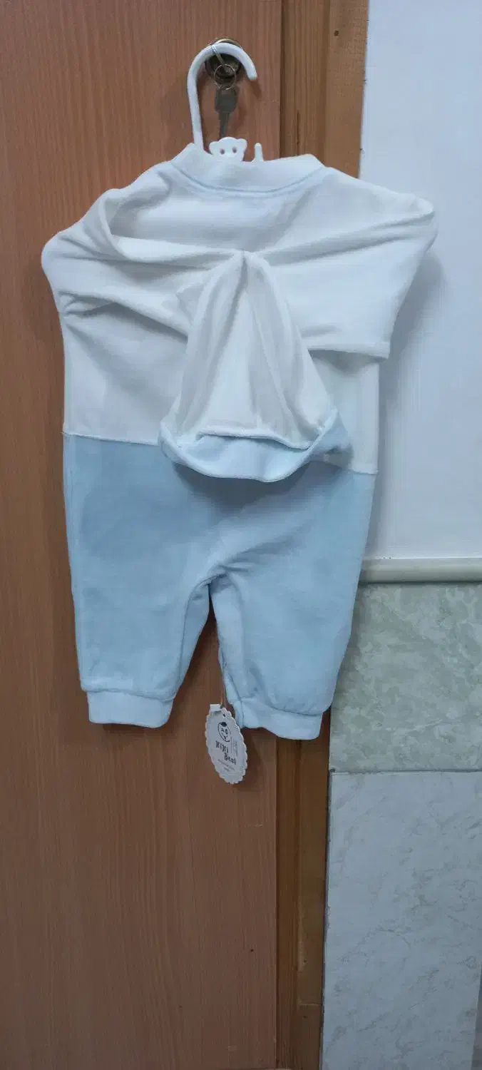 تعدادی لباس نو نوزادی|کفش و لباس بچه|قم, شهرک امام حسن|دیوار