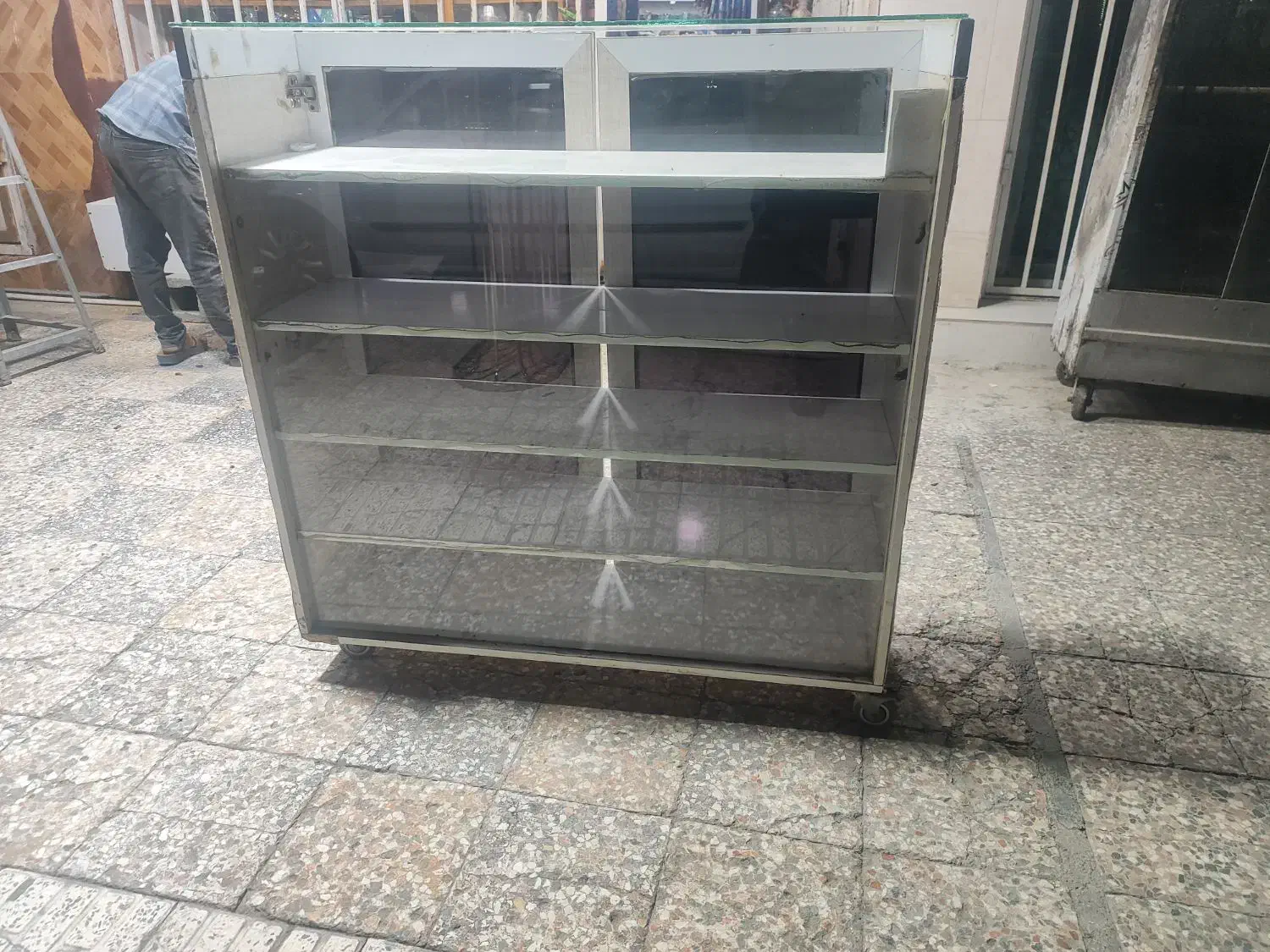 ویترین مغازه|بوفه، ویترین، کنسول|میناب, |دیوار