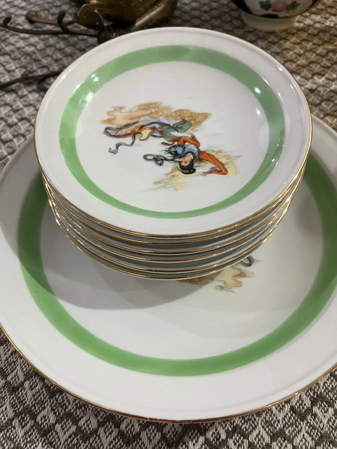 ظرف قدیمی|کلکسیون اشیاء عتیقه|ساری, |دیوار