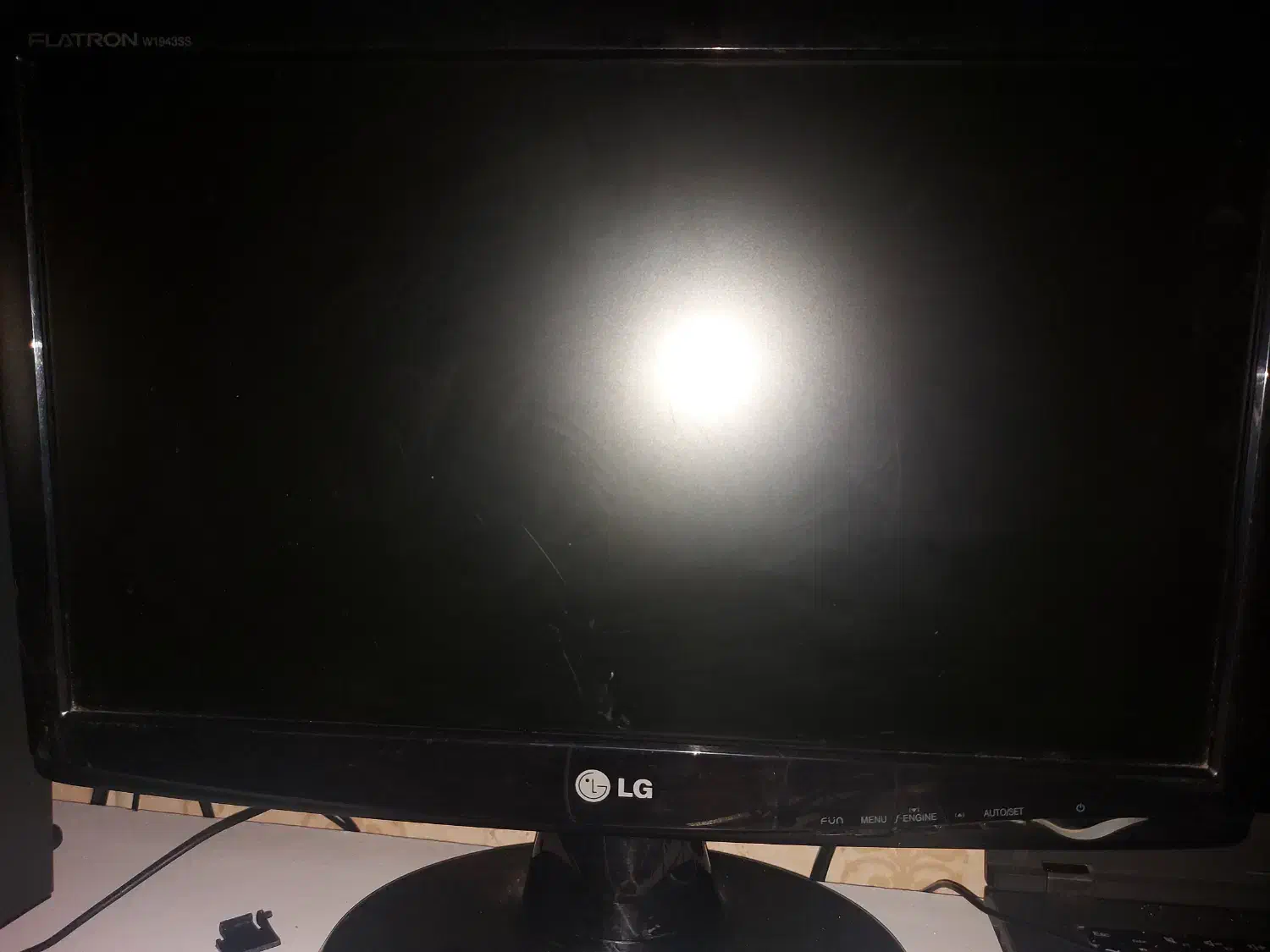 مانیتور lg و ایفون ۸|قطعات و لوازم جانبی رایانه|بندرعباس, |دیوار