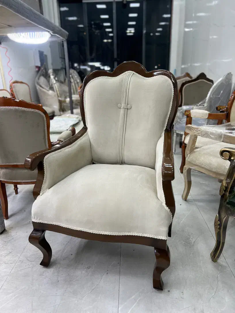 مبل اتریشی ۷نفره لمسه دست|مبلمان خانگی و میز عسلی|تهران, میدان میوه و تره‌بار مرکزی|دیوار