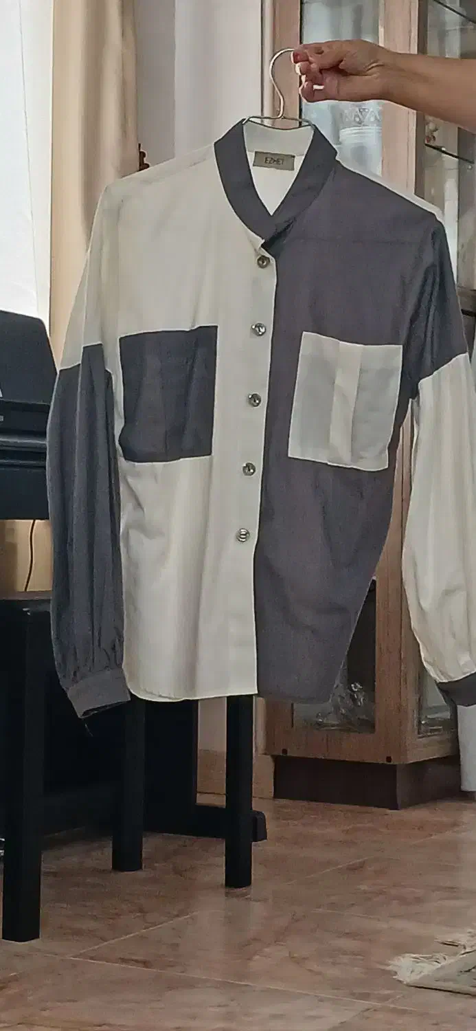 لباس دخترانه و زنانه|لباس|لاهیجان, انقلاب|دیوار