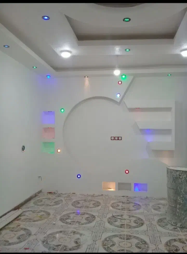 بطری نوشابه فروشی.|ظروف نگهدارنده، پلاستیکی، یک‌بارمصرف|تایباد, |دیوار