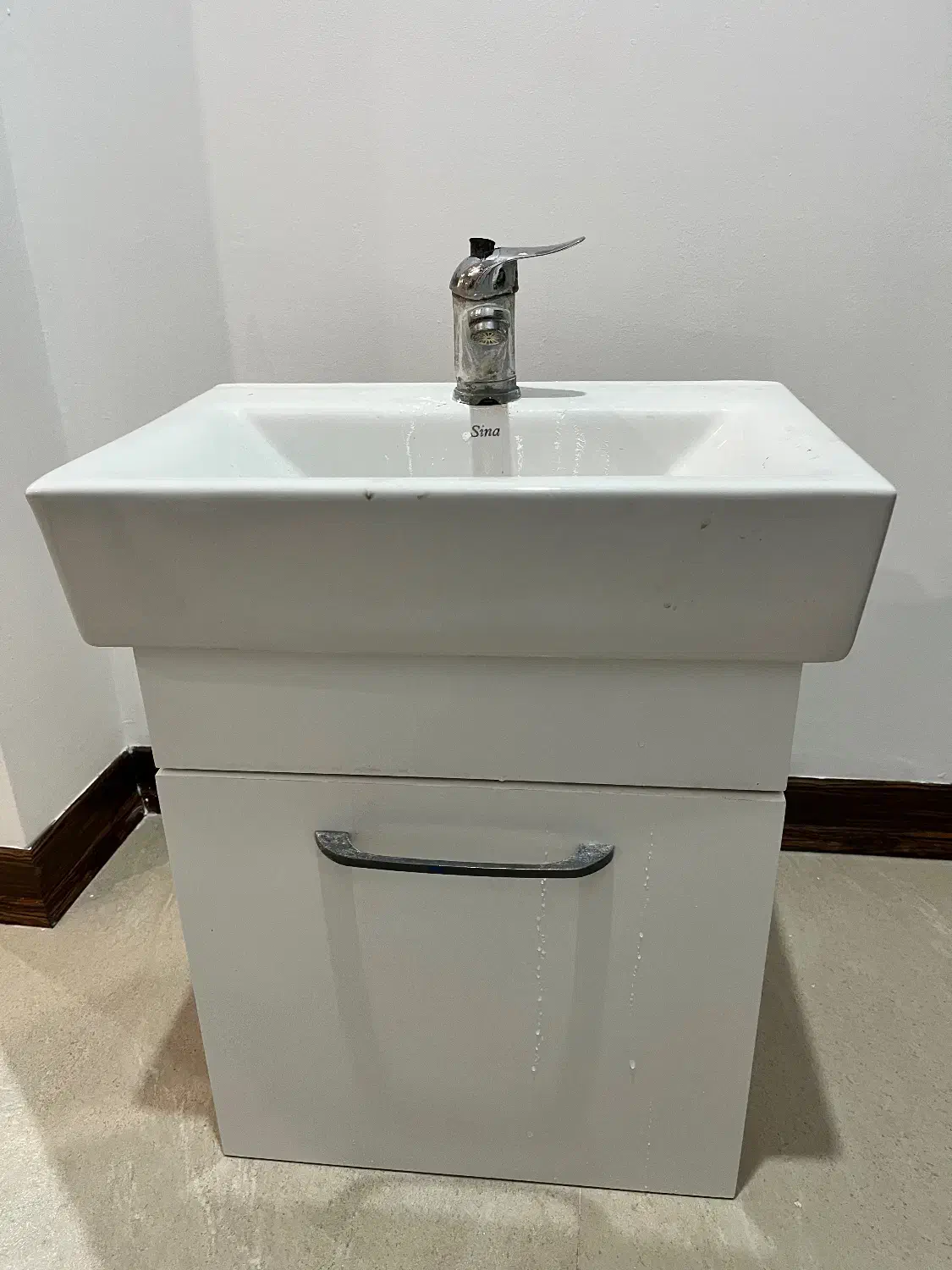 روشویی و آینه|لوازم سرویس بهداشتی|ساری, |دیوار