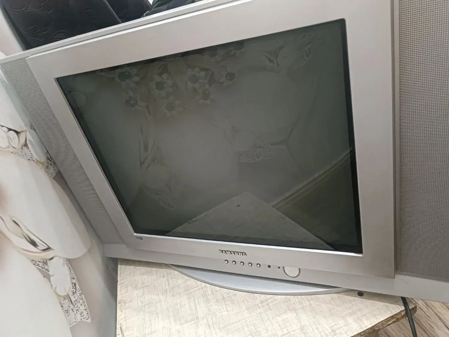 تلویزیون|تلویزیون و پروژکتور|فومن, |دیوار