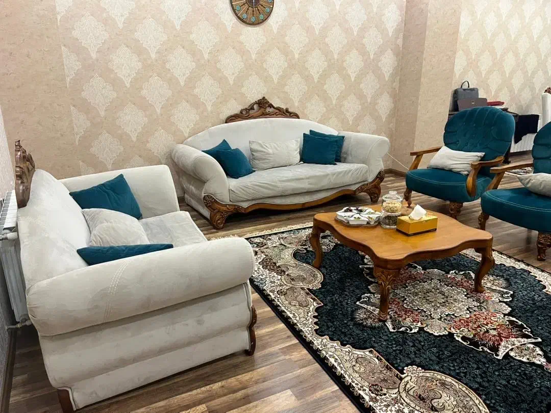 مبل هفت نفره|مبلمان خانگی و میز عسلی|رشت, کاکتوس|دیوار