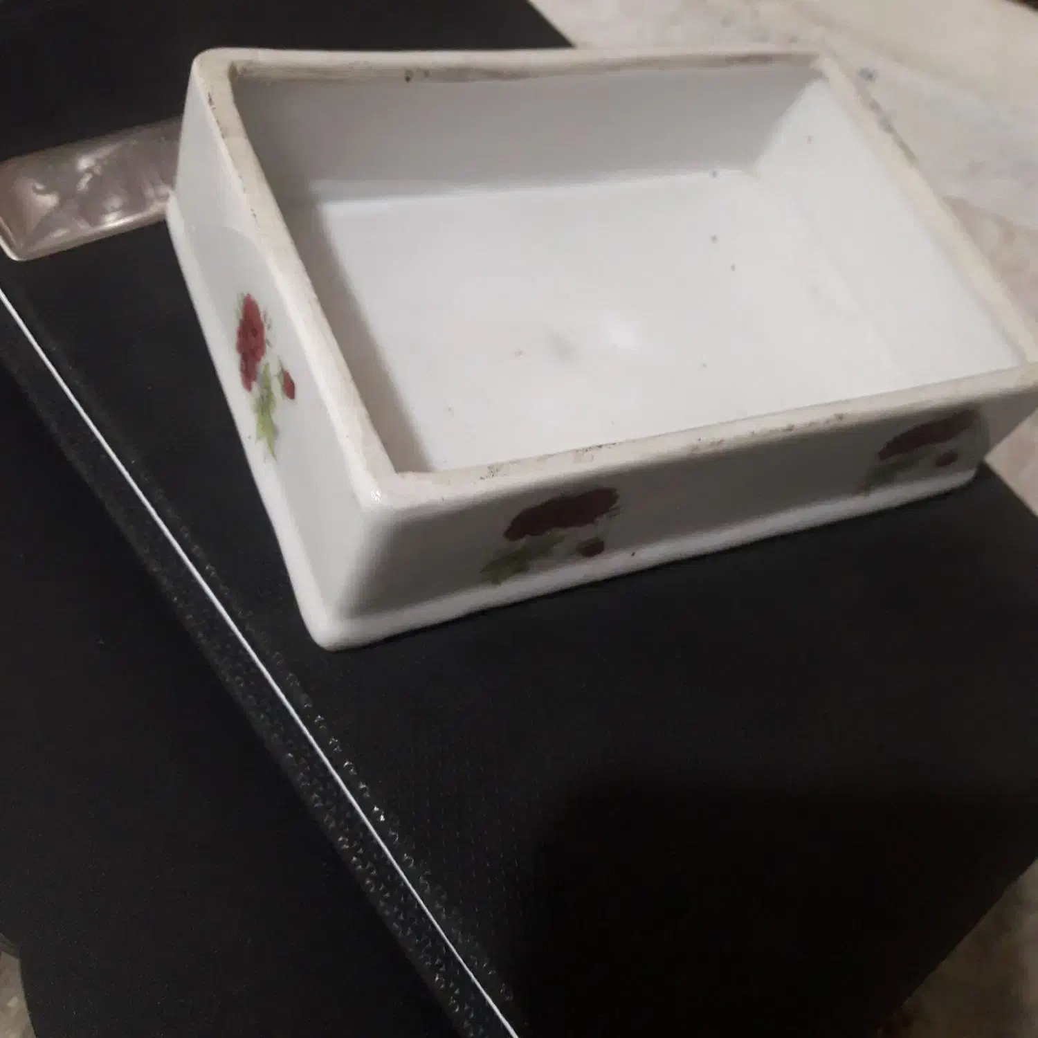 جای جواهری گلسرخی قدیمی|صنایع دستی و سایر لوازم تزئینی|تهران, مینای شمالی (مخبر)|دیوار