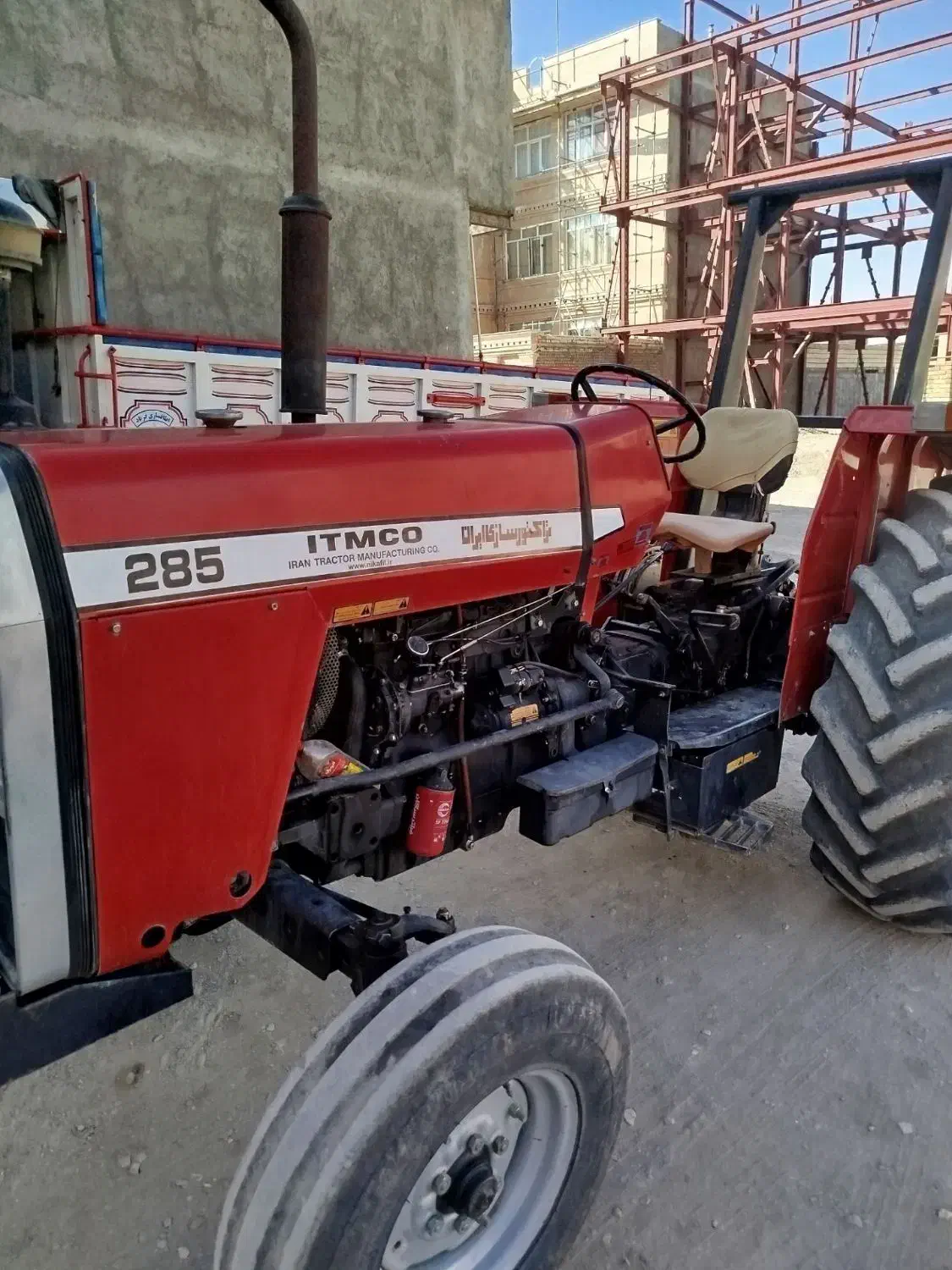 تراکتور۲۸۵مدل۸۶و۸۴درحد خشک|خودرو سنگین|کنگاور, |دیوار