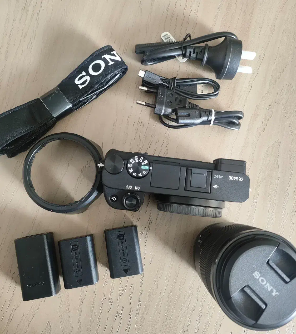 دوربین سونی a6400 + لنز 18-135 بسیار تمیز|دوربین عکاسی و فیلمبرداری|تهران, ایوانک|دیوار