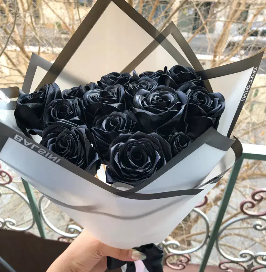 دست گل|گل مصنوعی|کرج, ساسانی (قلمستان)|دیوار