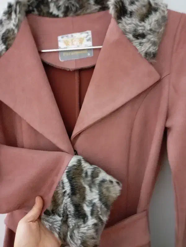 پالتو سویت نونو چهارصد تومن|لباس|تربتحیدریه, ۴۵ متری|دیوار