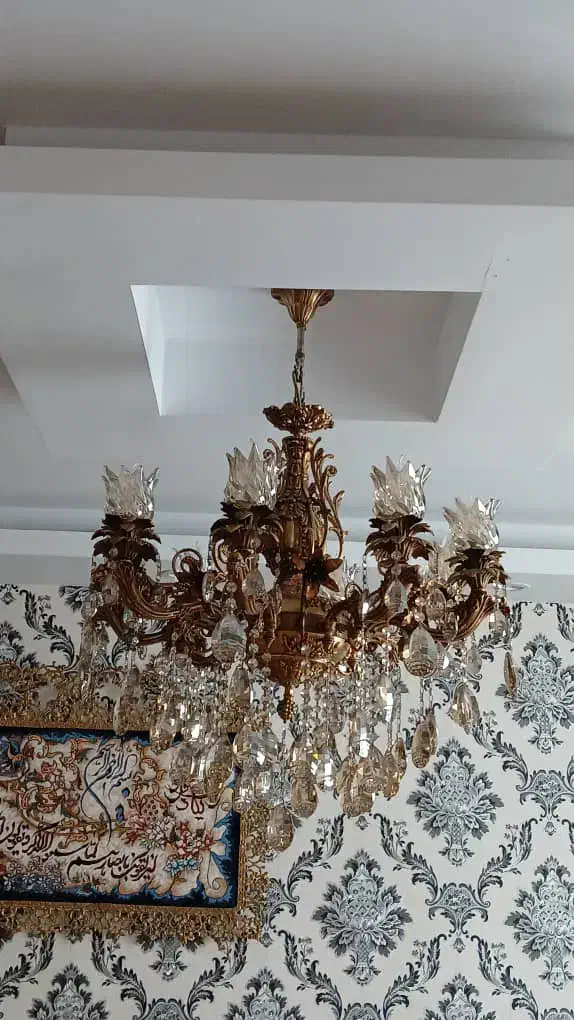 لوستر ۸شاخه برنزی کارشرکتی  به همراه میز فرشته|لوستر و چراغ آویز|پرند, فاز ۵|دیوار