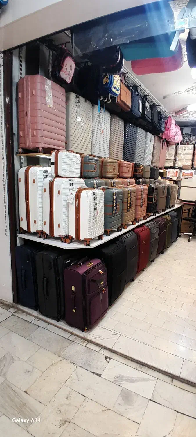 چمدان فایبرنشکن خارجی|کیف، کفش، کمربند|قم, باجک یک|دیوار