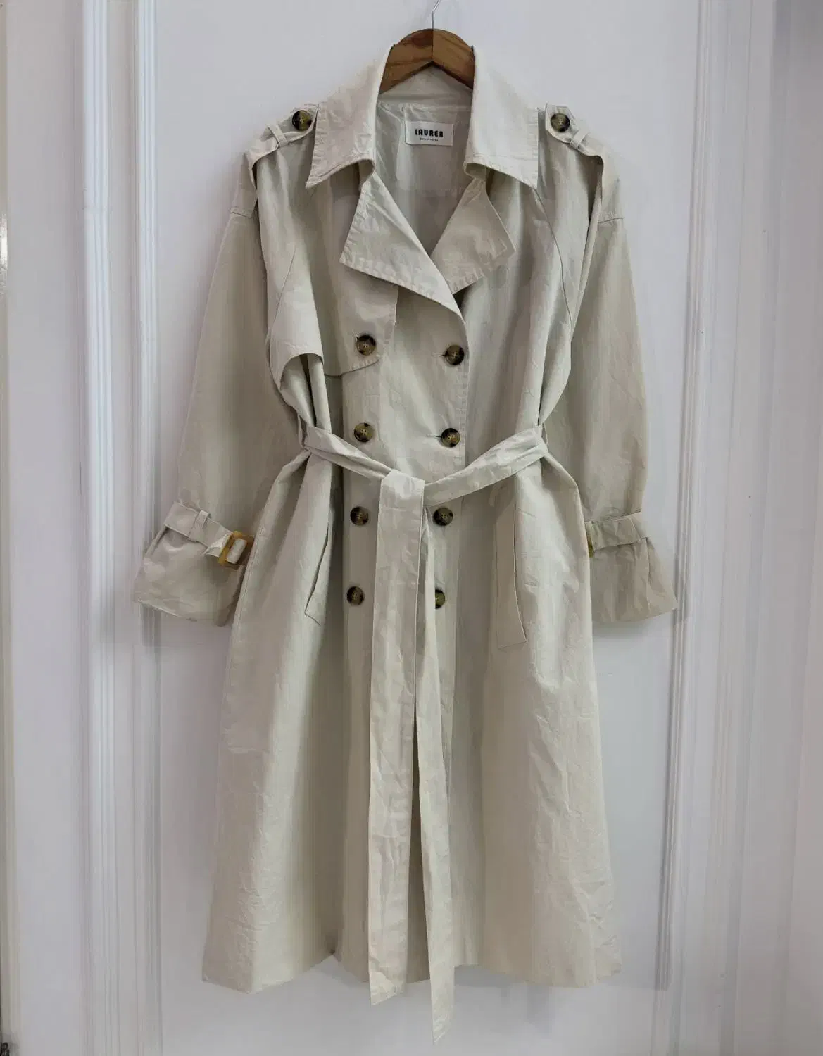 دو عدد ترنچکت، تک نسخه با کیفیت بی مشابه|لباس|اندیشه, اندیشه فاز ۳|دیوار