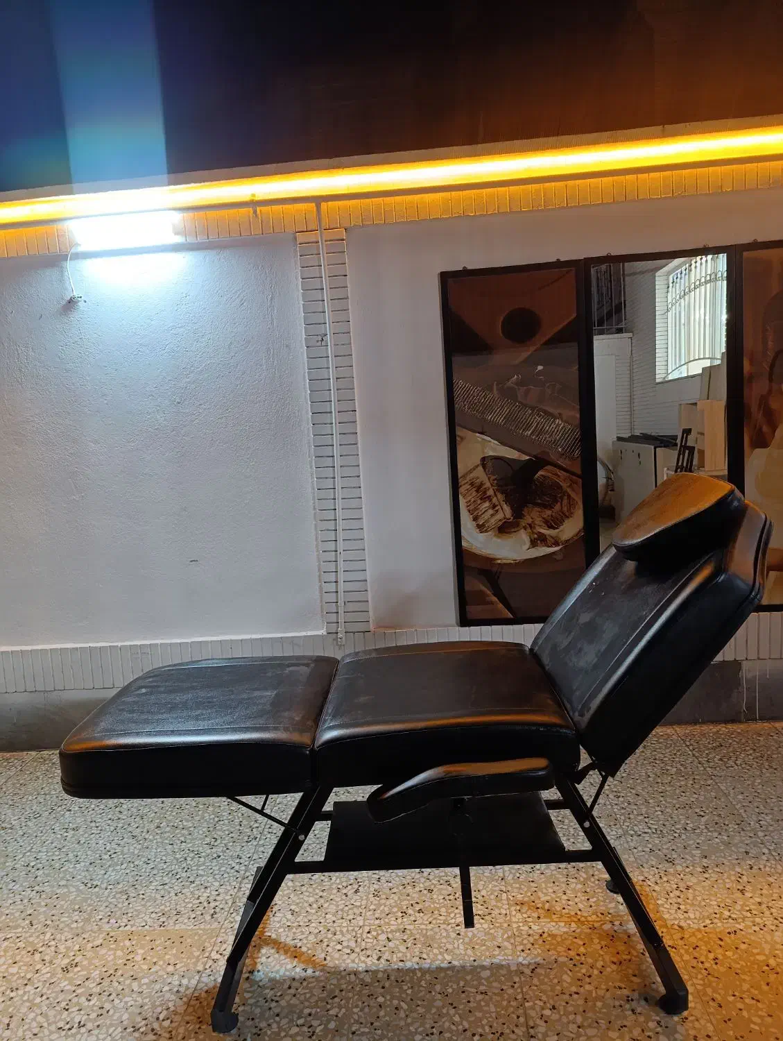 تخت سالن زیبایی جک دار در حد نو|آرایشگاه و سالن‌های زیبایی|گنبد کاووس, |دیوار