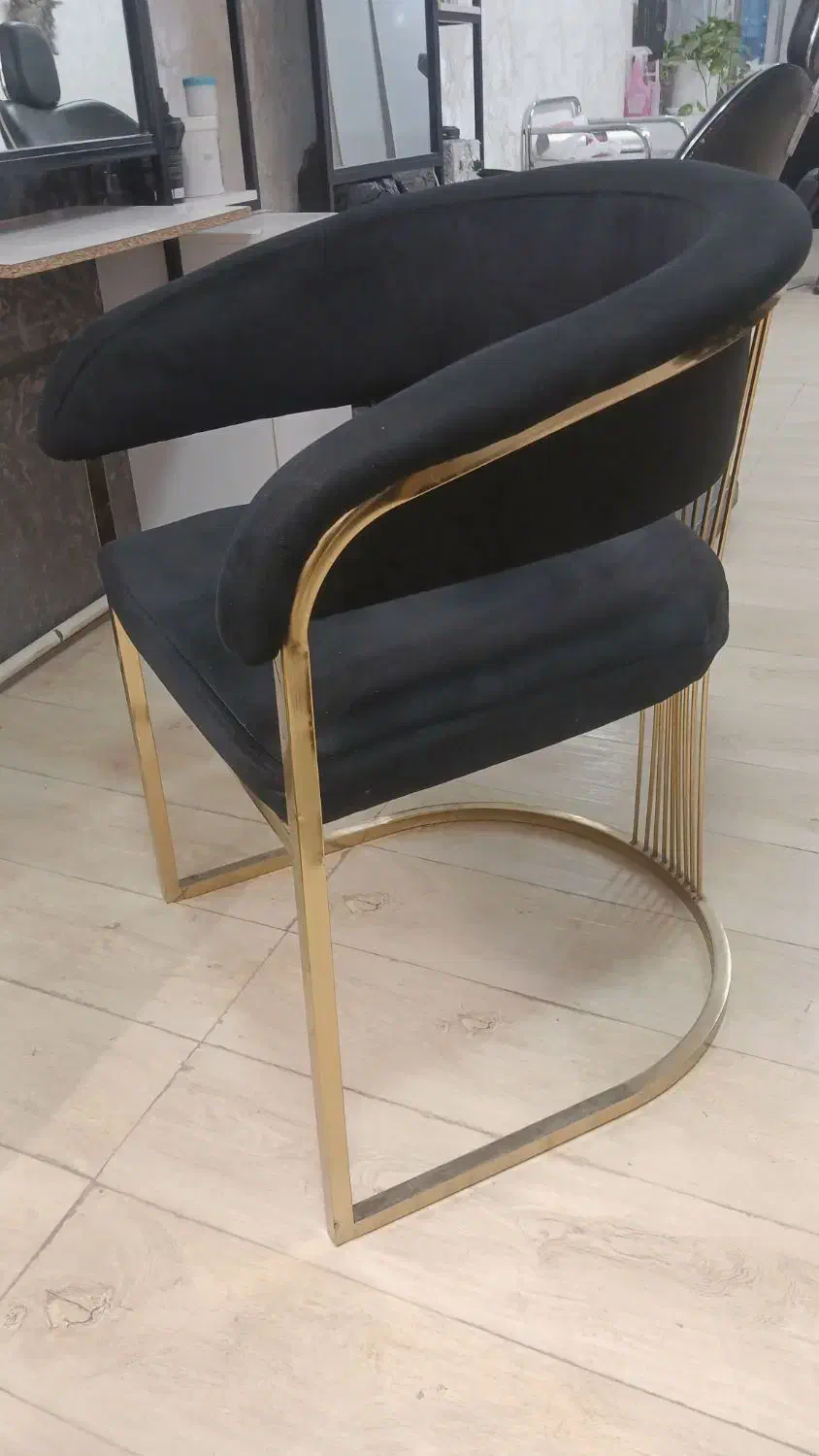 صندلی کپ و سرشور|آرایشگاه و سالن‌های زیبایی|مشهد, رده|دیوار