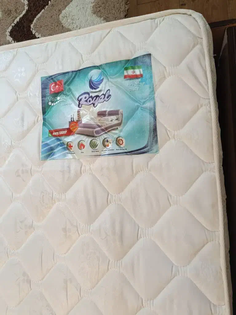 تخت سرویس خواب دو نفره تشک میز آرایش وپاف|تخت و سرویس خواب|شاهین‌شهر, مخابرات (شهید بهشتی)|دیوار