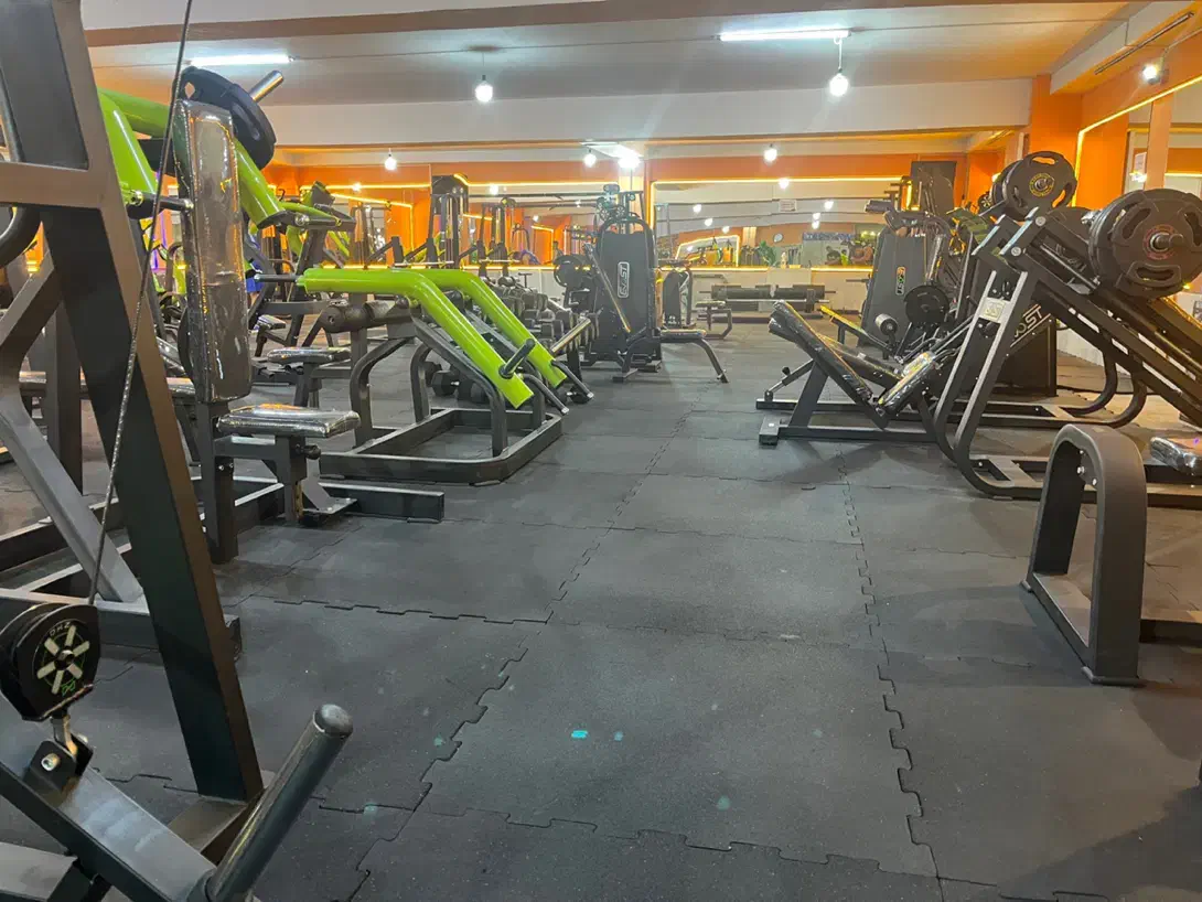 منشی باشگاه|استخدام خدمات فروشگاه و رستوران|پرند, فاز ۱|دیوار