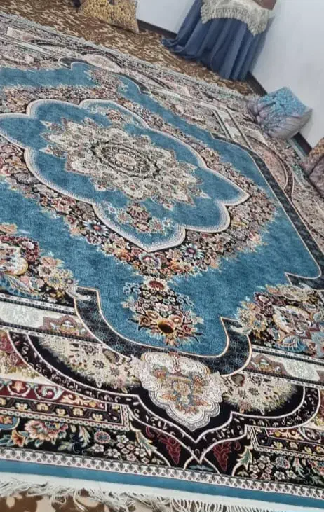 فرش ۷۰۰ شانه|فرش|اهواز, فرهنگ شهر|دیوار