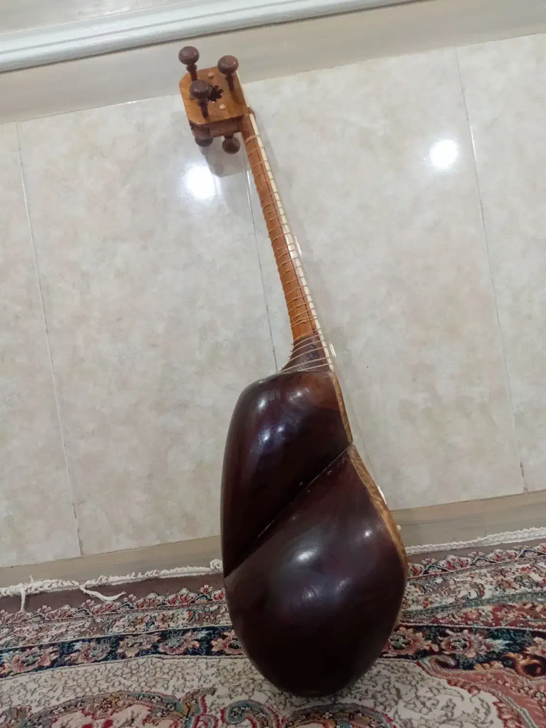 تار|سازهای سنتی|کبودرآهنگ, |دیوار