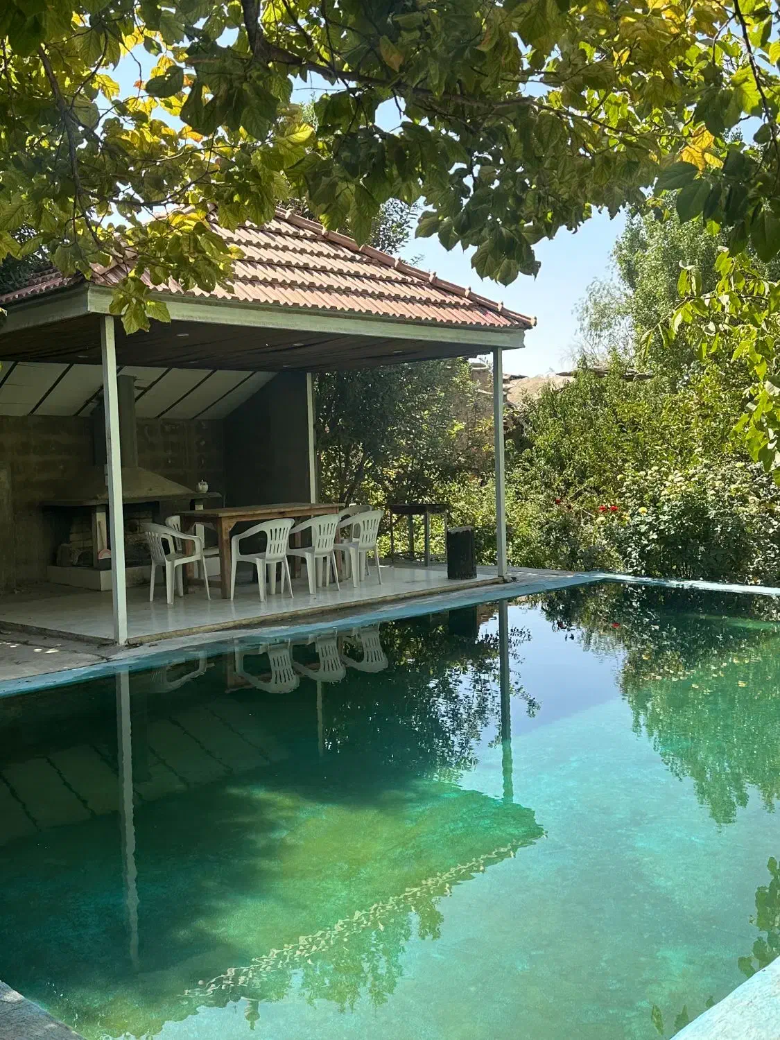 اجاره ویلا باغ لوکس در سپیدان با جکوزی آب گرم خاص|اجارهٔ کوتاه‌مدت ویلا و باغ|همایجان, |دیوار