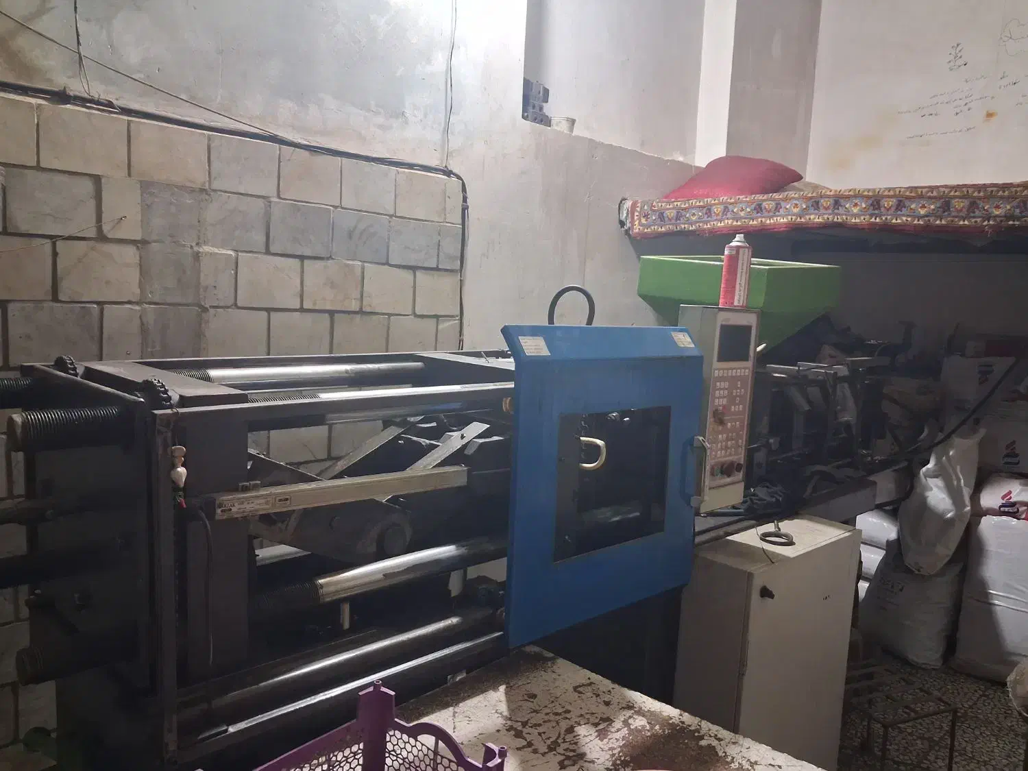 فروش دستگاه تزریق پلاستیک۲۰۰گرمی پی ال سی پرفشنال|ماشین‌آلات صنعتی|قزوین, |دیوار