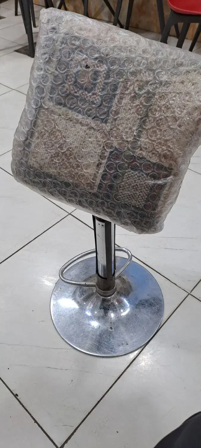 صندلی چرخان|صندلی و نیمکت|خوی, |دیوار